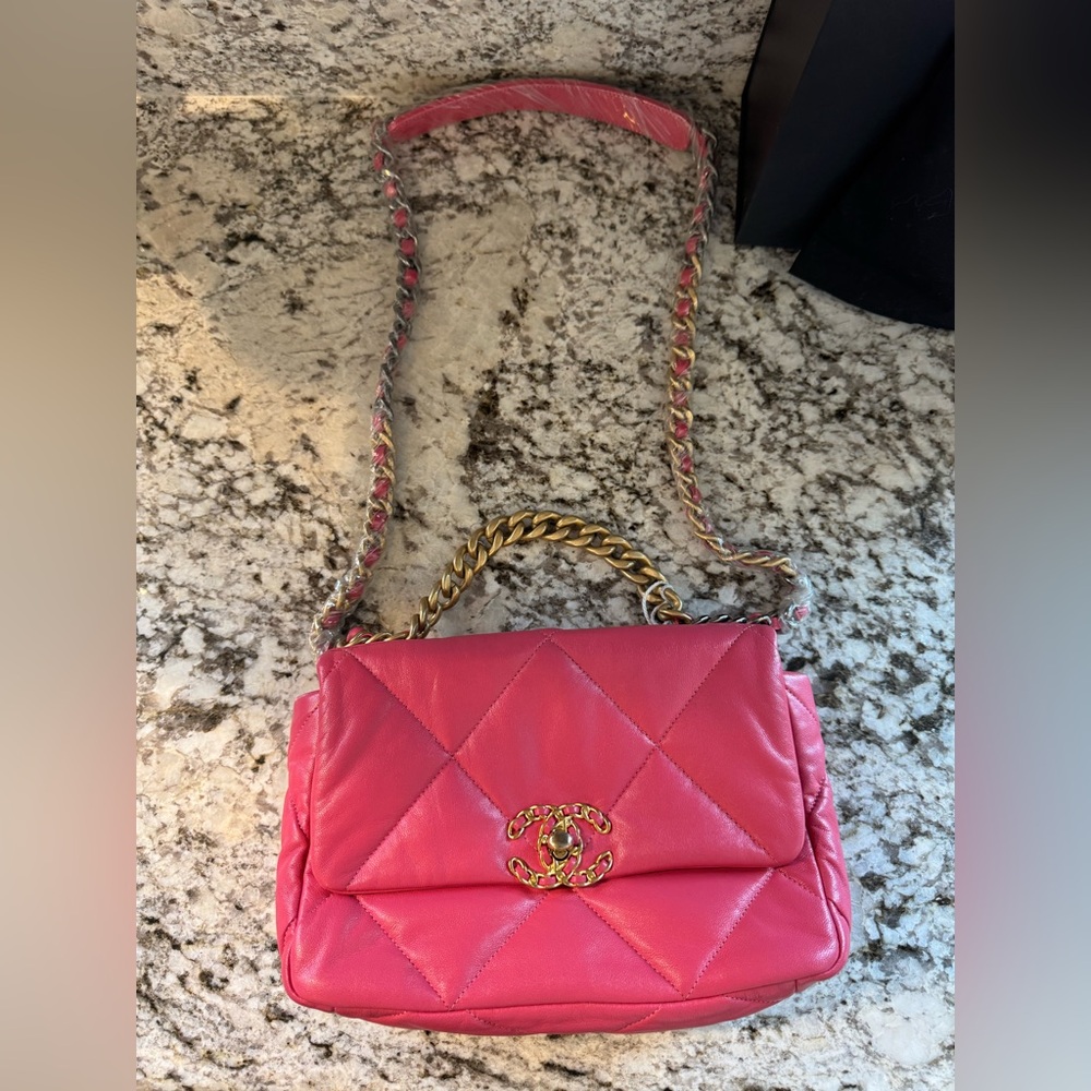 Chanel 19 Small Like New Condition Hot Pink - Picture 13 of 14